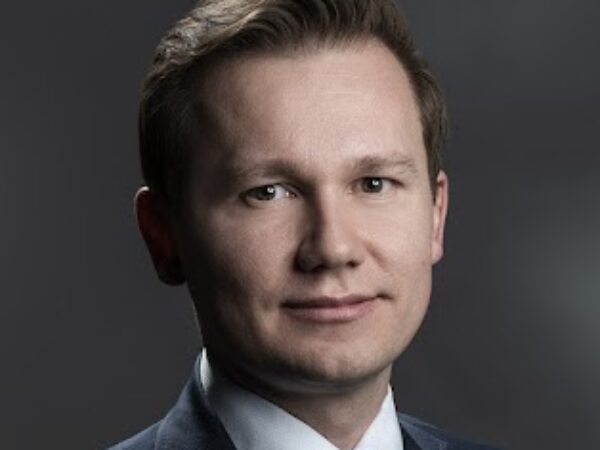 Jak adwokat specjalizujący się w sprawach karnych może pomóc w procesie karnym?